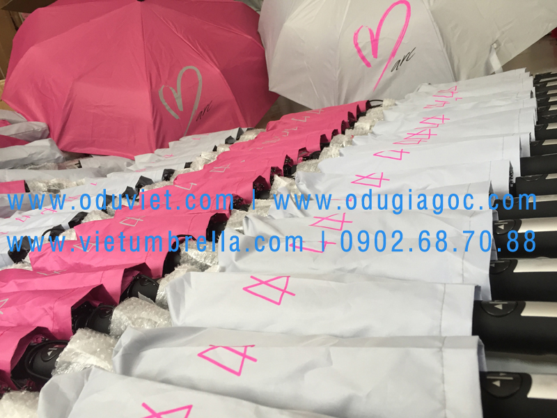 xưởng sản xuất ô dù cầm tay in logo quảng cáo